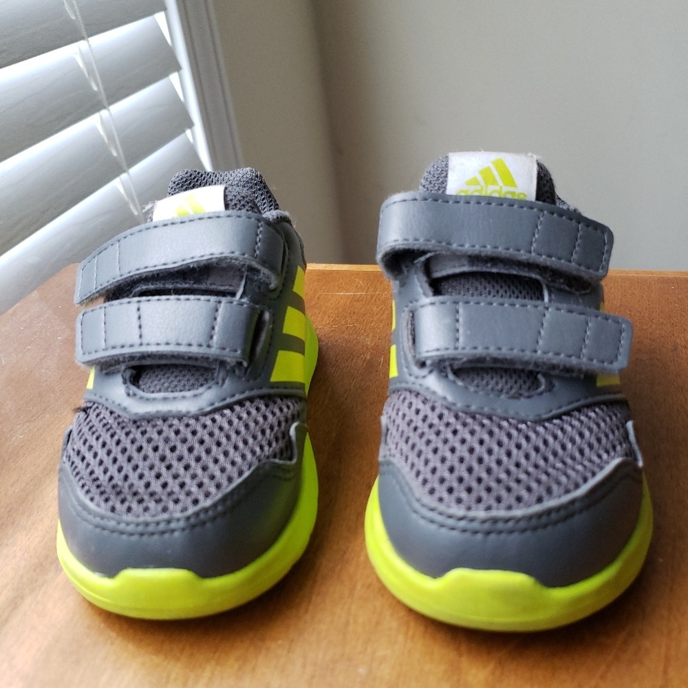 Adidas Altarun toddler boys size 6